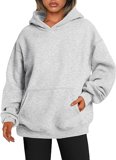 Women's Oversized Hooded Sweater With Pockets