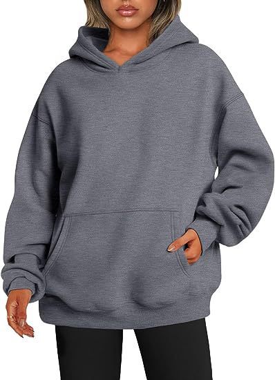 Women's Oversized Hooded Sweater With Pockets